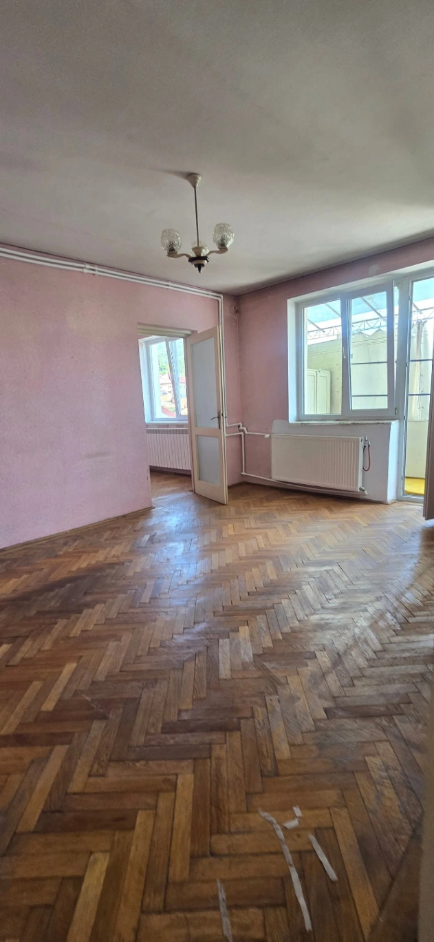 Apartament – De Vânzare – Râmnicu Vâlcea – 3 – camere – Apartament Zonă Centrală