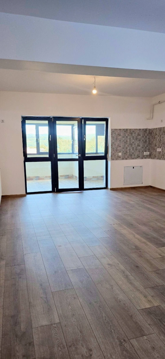 Apartament – De Vânzare – Râmnicu Vâlcea – 3 – camere – Apartament de Vânzare + Parcare exterioară