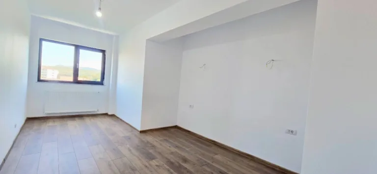 Apartament – De Vânzare – Râmnicu Vâlcea – 3 – camere – Apartament de Vânzare + Parcare exterioară