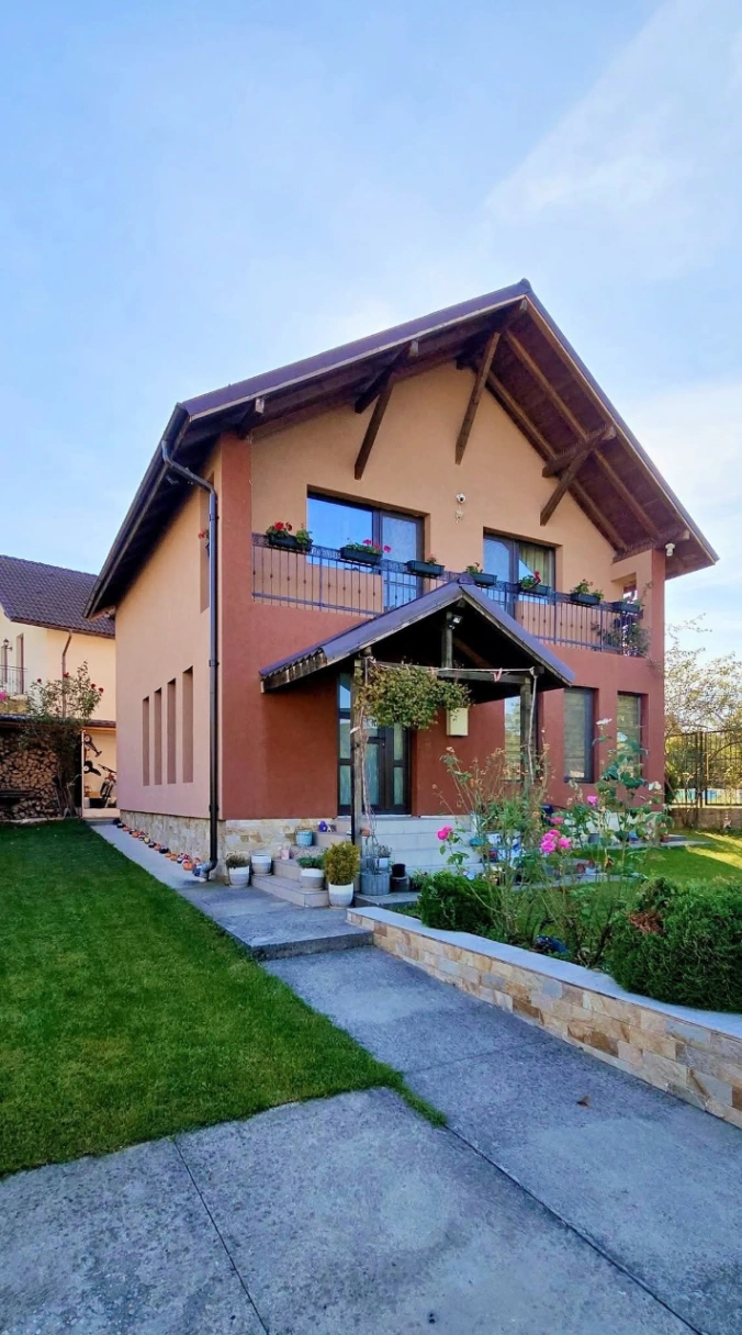 Casă – De Vânzare – Râmnicu Vâlcea – 3 – camere – ❤️Casă de Vânzare în Râmnicu Vâlcea – Intrarea Episcop Inochentie. Preț 227.500 Euro 0772 203 164