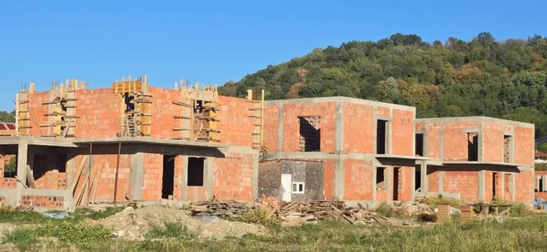 Casă – De Vânzare – Budești – 3 – camere – COMPLEX REZIDENȚIAL BUDEȘTI–RÂMNICU VÂLCEA! 🌟 135.000 EURO + TVA Telefon 0772203164 Alina Cozma
