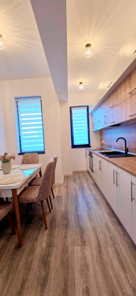 Apartament – De Închiriat – Râmnicu Vâlcea – 3 – camere – ❤️ APARTAMENT DE LUX CU 3 CAMERE – DE ÎNCHIRIAT❤️ Preț 600 Euro/Lună Telefon 0772 203 164