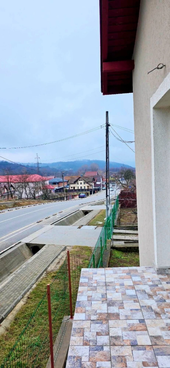 Casă – De Vânzare – Berislăvești – 4 – camere – Casă de Vânzare în Berislăvești- Județul Vâlcea