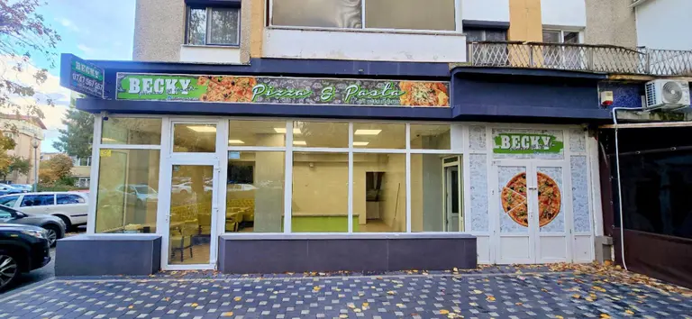 Comercial – De Vânzare – Râmnicu Vâlcea – 5 – camere – ❤️ Spațiu Comercial Premium de Vânzare – Zona Nord ✨ 📍 Strada Rapsodiei, Bloc H7 – Parter