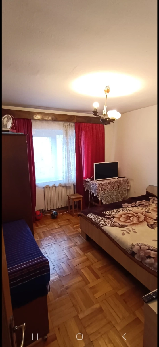 Apartament – De Vânzare – Râmnicu Vâlcea – 3 – camere – Apartament De Vânzare în Râmnicu Vâlcea, Strada Republicii! Preț 93.000 Euro