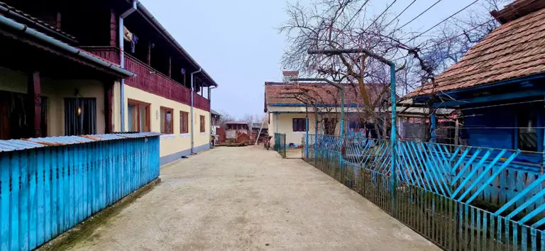 Casă – De Vânzare – Olanu – 8 – camere – Casă de Vânzare în Comuna Olanu, Loc. Stoicănești- Județul Vâlcea. Preț 69.500 Euro