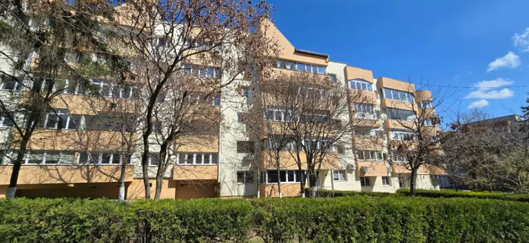 Apartament – De Vânzare – Râmnicu Vâlcea – 3 – camere – Apartament cu 3 Camere, Calea Lui Traian – Episcopie. 0772 203 164- Alina Cozma
