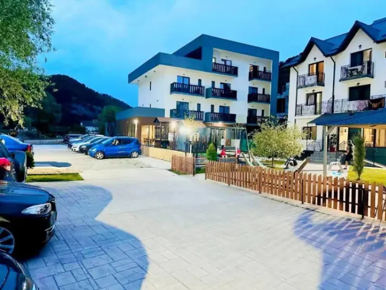 HoReCa – De Vânzare – Călimănești – 16 – camere – INVESTIȚIE PREMIUM ÎN INIMA STAȚIUNII CĂCIULATA – PENSIUNE CĂCIULATA +4⭐ Preț 1.850.000 E