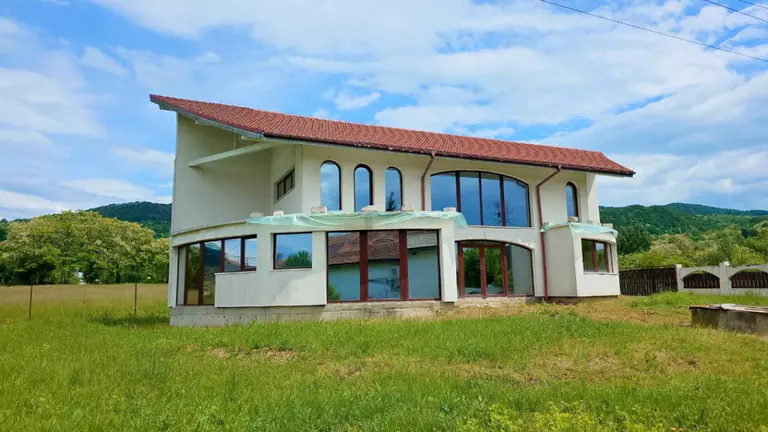 Casă – De Vânzare – Bunești – 3 – camere – ❤️DE VÂNZARE! 219.000 E 0772 203 164 – Alina