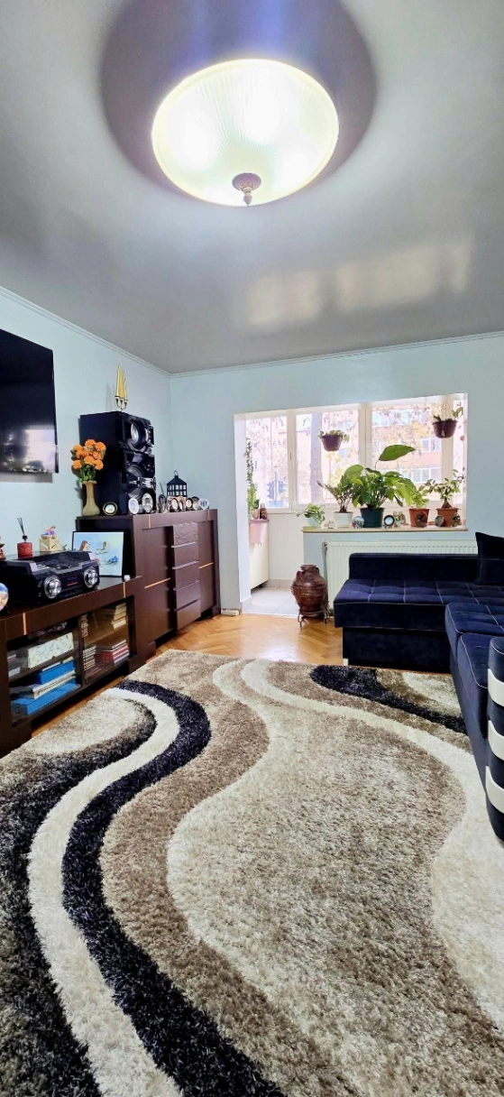 Apartament – De Vânzare – Râmnicu Vâlcea – 3 – camere – Strada Republicii, Zona Nord – Râmnicu Vâlcea 💶 Preț: 109.500 € 0772 203 164 – Alina Cozma