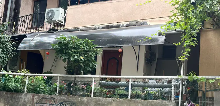 Casă – De Vânzare – Iași – 2 – camere – Vând urgent parter casa zona ultracentrala Iași