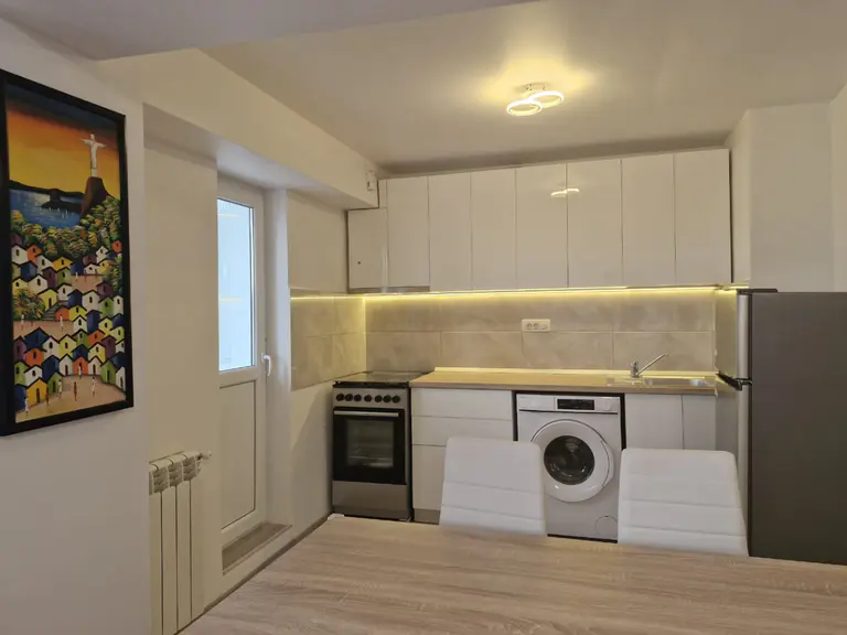 Garsoniera – De Închiriat – București Sectorul 3 – 1 – camere – Proprietar inchiriez apt 1 camera Bd Decebal/Calea Calarasior/metrou P.Muncii