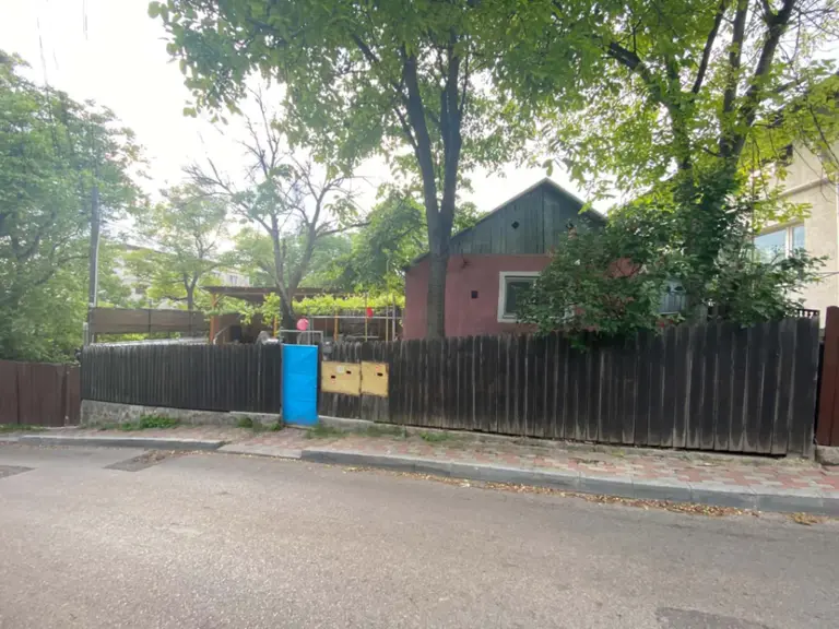 Casă – De Vânzare – Iași – 3 – camere – Casa veche cu teren , Iasi, Podu de Fier