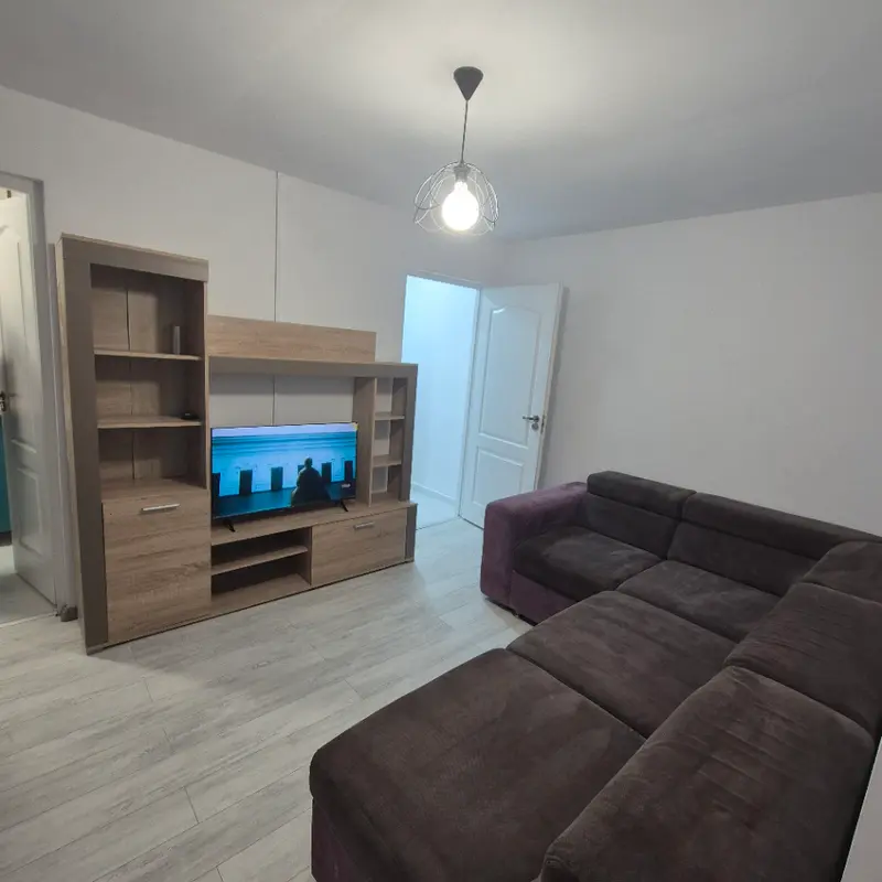 Apartament – De Închiriat – Constanța – 2 – camere – De închiriat apartament 2 camere renovat, mobilat și utilat complet – Zona Tomis Nord (Str. Umbrei)
