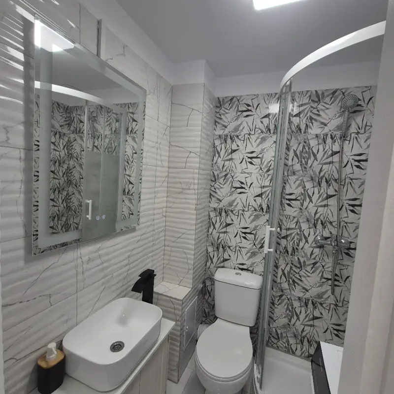 Apartament – De Închiriat – Constanța – 2 – camere – De închiriat apartament 2 camere renovat, mobilat și utilat complet – Zona Tomis Nord (Str. Umbrei)
