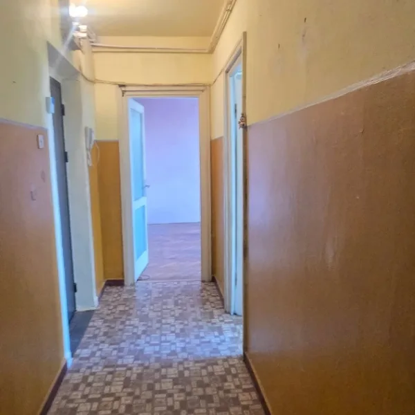 Apartament – De Vânzare – Râmnicu Vâlcea – 3 – camere – Apartament Zonă Centrală