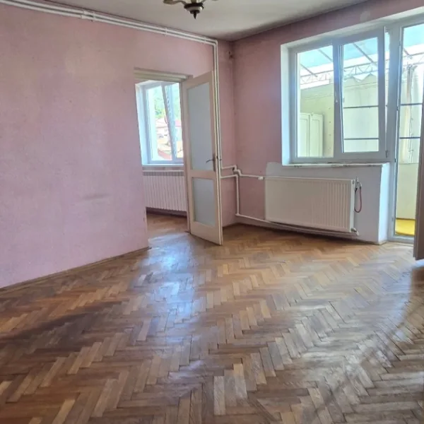 Apartament – De Vânzare – Râmnicu Vâlcea – 3 – camere – Apartament Zonă Centrală