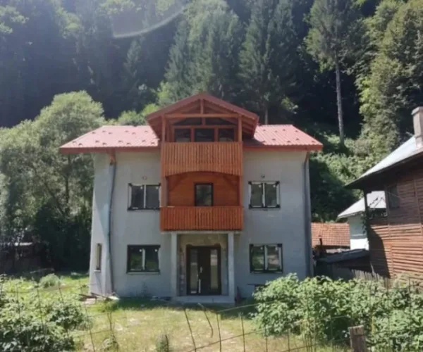 Casă – De Vânzare – Voineasa – 9 – camere – Casă (Pensiune) de Vânzare