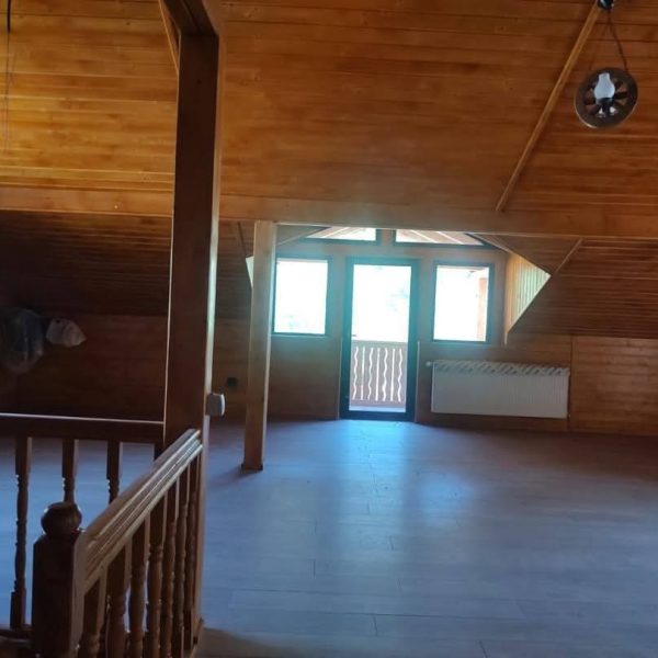 Casă – De Vânzare – Voineasa – 9 – camere – Casă (Pensiune) de Vânzare