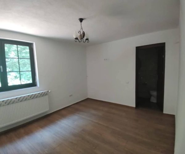 Casă – De Vânzare – Voineasa – 9 – camere – Casă (Pensiune) de Vânzare