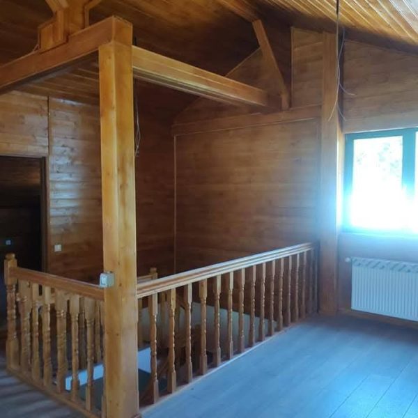 Casă – De Vânzare – Voineasa – 9 – camere – Casă (Pensiune) de Vânzare