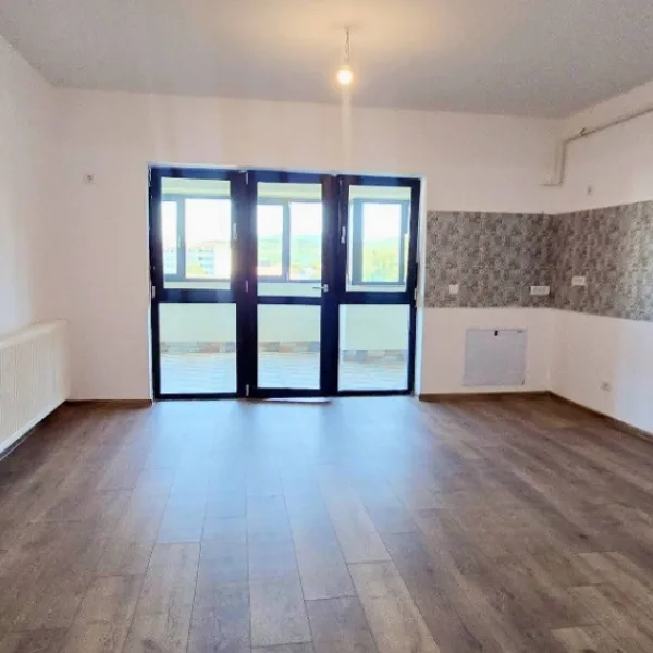 Apartament – De Vânzare – Râmnicu Vâlcea – 3 – camere – Apartament de Vânzare + Parcare exterioară