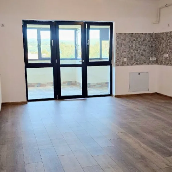 Apartament – De Vânzare – Râmnicu Vâlcea – 3 – camere – Apartament de Vânzare + Parcare exterioară