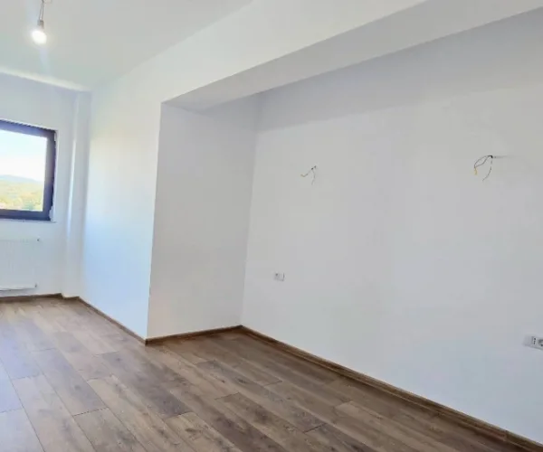 Apartament – De Vânzare – Râmnicu Vâlcea – 3 – camere – Apartament de Vânzare + Parcare exterioară