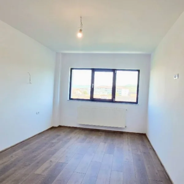 Apartament – De Vânzare – Râmnicu Vâlcea – 3 – camere – Apartament de Vânzare + Parcare exterioară