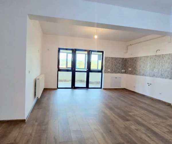 Apartament – De Vânzare – Râmnicu Vâlcea – 3 – camere – Apartament de Vânzare + Parcare exterioară