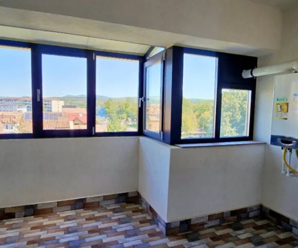 Apartament – De Vânzare – Râmnicu Vâlcea – 3 – camere – Apartament de Vânzare + Parcare exterioară