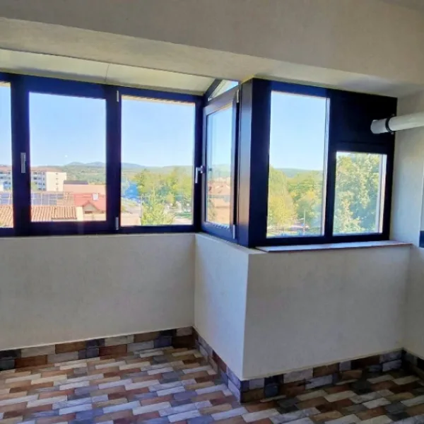 Apartament – De Vânzare – Râmnicu Vâlcea – 3 – camere – Apartament de Vânzare + Parcare exterioară