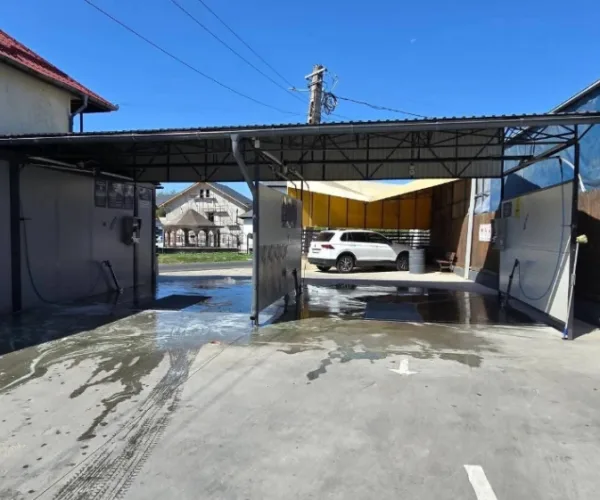 Industrial – De Vânzare – Dăești – 6 – camere – Spălătorie, 2 Apartamente și Spațiu Comercial