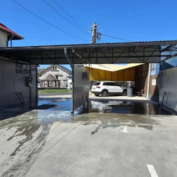 Industrial – De Vânzare – Dăești – 6 – camere – Spălătorie, 2 Apartamente și Spațiu Comercial