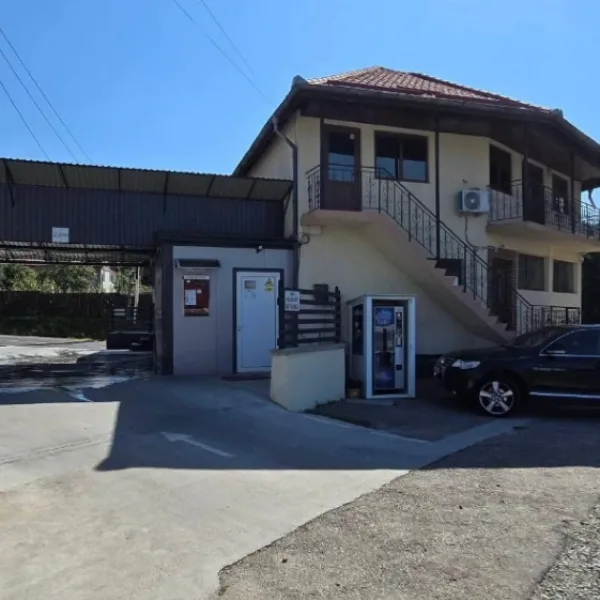 Industrial – De Vânzare – Dăești – 6 – camere – Spălătorie, 2 Apartamente și Spațiu Comercial