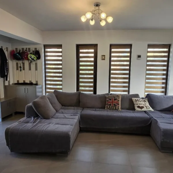 Casă – De Vânzare – Râmnicu Vâlcea – 3 – camere – ❤️Casă de Vânzare în Râmnicu Vâlcea – Intrarea Episcop Inochentie. Preț 227.500 Euro 0772 203 164