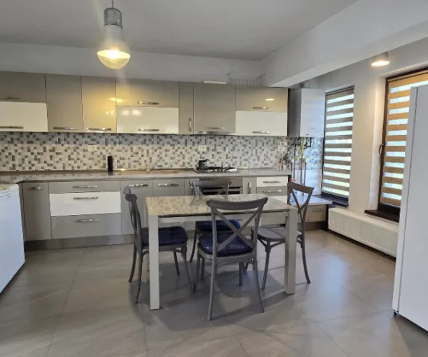 Casă – De Vânzare – Râmnicu Vâlcea – 3 – camere – ❤️Casă de Vânzare în Râmnicu Vâlcea – Intrarea Episcop Inochentie. Preț 227.500 Euro 0772 203 164