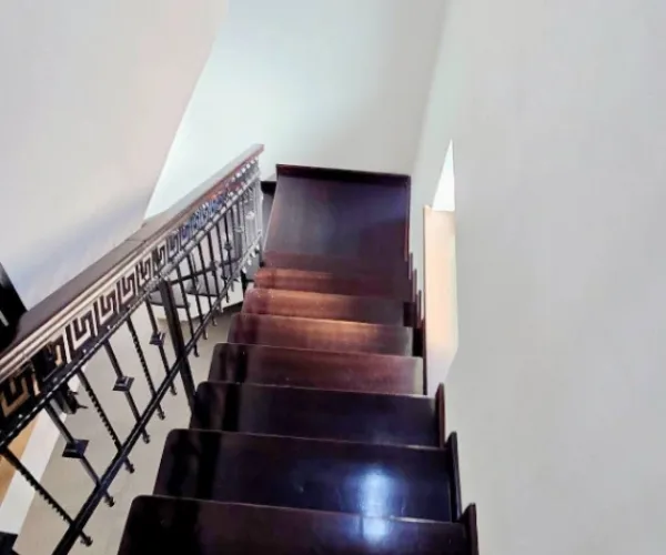 Casă – De Vânzare – Râmnicu Vâlcea – 3 – camere – ❤️Casă de Vânzare în Râmnicu Vâlcea – Intrarea Episcop Inochentie. Preț 227.500 Euro 0772 203 164