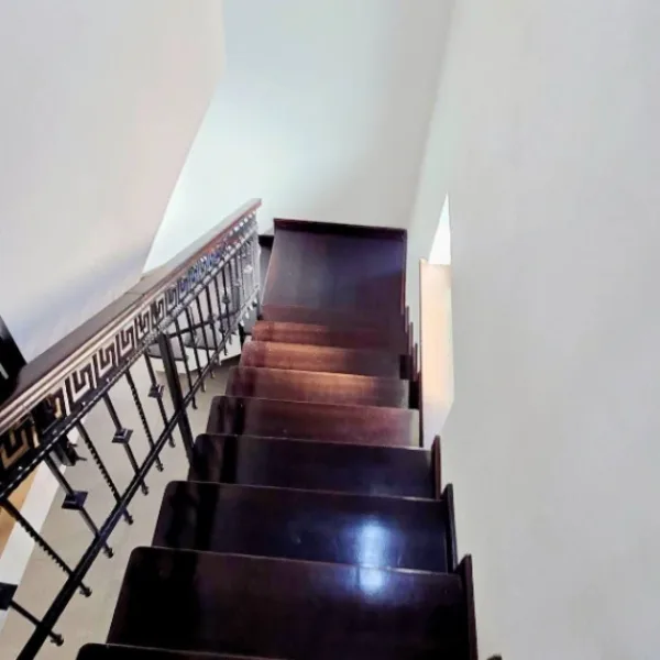 Casă – De Vânzare – Râmnicu Vâlcea – 3 – camere – ❤️Casă de Vânzare în Râmnicu Vâlcea – Intrarea Episcop Inochentie. Preț 227.500 Euro 0772 203 164