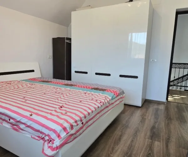 Casă – De Vânzare – Râmnicu Vâlcea – 3 – camere – ❤️Casă de Vânzare în Râmnicu Vâlcea – Intrarea Episcop Inochentie. Preț 227.500 Euro 0772 203 164