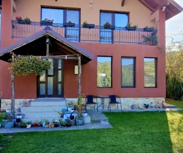 Casă – De Vânzare – Râmnicu Vâlcea – 3 – camere – ❤️Casă de Vânzare în Râmnicu Vâlcea – Intrarea Episcop Inochentie. Preț 227.500 Euro 0772 203 164