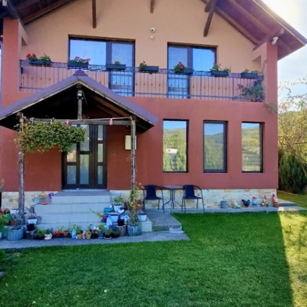 Casă – De Vânzare – Râmnicu Vâlcea – 3 – camere – ❤️Casă de Vânzare în Râmnicu Vâlcea – Intrarea Episcop Inochentie. Preț 227.500 Euro 0772 203 164