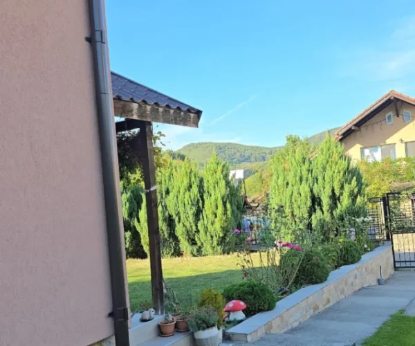 Casă – De Vânzare – Râmnicu Vâlcea – 3 – camere – ❤️Casă de Vânzare în Râmnicu Vâlcea – Intrarea Episcop Inochentie. Preț 227.500 Euro 0772 203 164