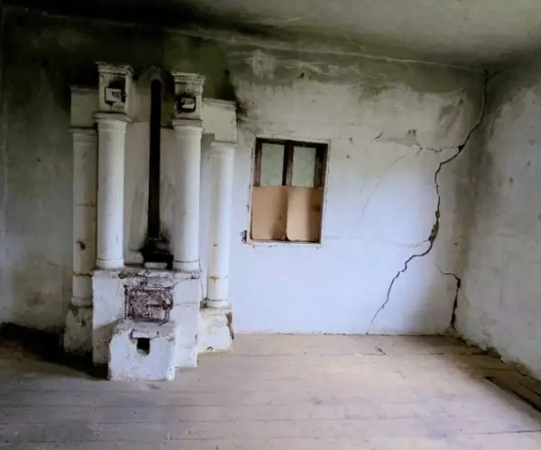 Casă – De Vânzare – Slătioara – 3 – camere – 🌿 TEREN DE VÂNZARE – RUGETU, SLĂTIOARA , Județul Vâlcea 📍 Preț: 77.500 Euro