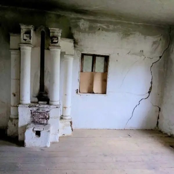 Casă – De Vânzare – Slătioara – 3 – camere – 🌿 TEREN DE VÂNZARE – RUGETU, SLĂTIOARA , Județul Vâlcea 📍 Preț: 77.500 Euro
