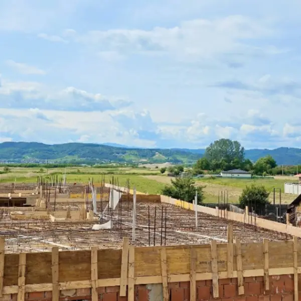 Casă – De Vânzare – Budești – 3 – camere – COMPLEX REZIDENȚIAL BUDEȘTI–RÂMNICU VÂLCEA! 🌟 135.000 EURO + TVA Telefon 0772203164 Alina Cozma