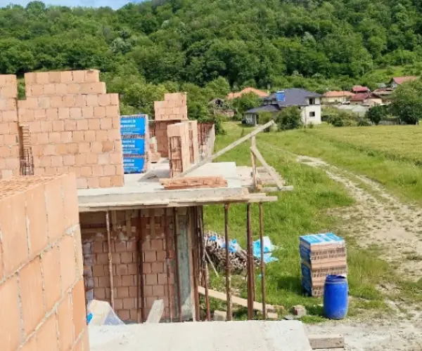 Casă – De Vânzare – Budești – 3 – camere – COMPLEX REZIDENȚIAL BUDEȘTI–RÂMNICU VÂLCEA! 🌟 135.000 EURO + TVA Telefon 0772203164 Alina Cozma