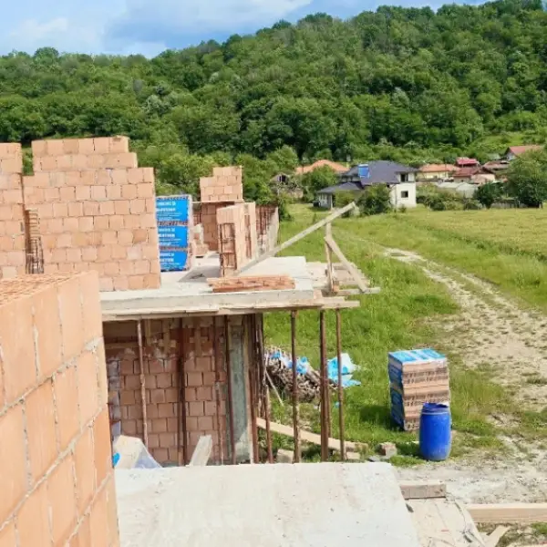 Casă – De Vânzare – Budești – 3 – camere – COMPLEX REZIDENȚIAL BUDEȘTI–RÂMNICU VÂLCEA! 🌟 135.000 EURO + TVA Telefon 0772203164 Alina Cozma