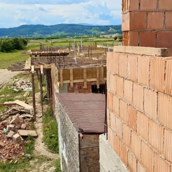 Casă – De Vânzare – Budești – 3 – camere – COMPLEX REZIDENȚIAL BUDEȘTI–RÂMNICU VÂLCEA! 🌟 135.000 EURO + TVA Telefon 0772203164 Alina Cozma