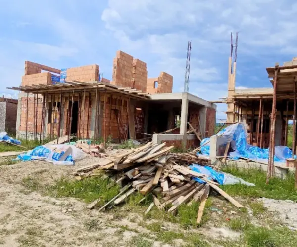 Casă – De Vânzare – Budești – 3 – camere – COMPLEX REZIDENȚIAL BUDEȘTI–RÂMNICU VÂLCEA! 🌟 135.000 EURO + TVA Telefon 0772203164 Alina Cozma